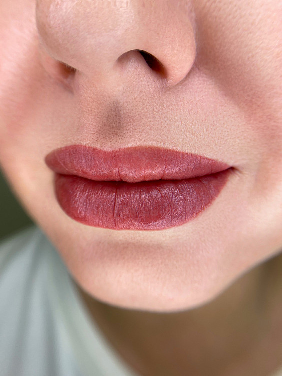 Перманентный макияж губ #77